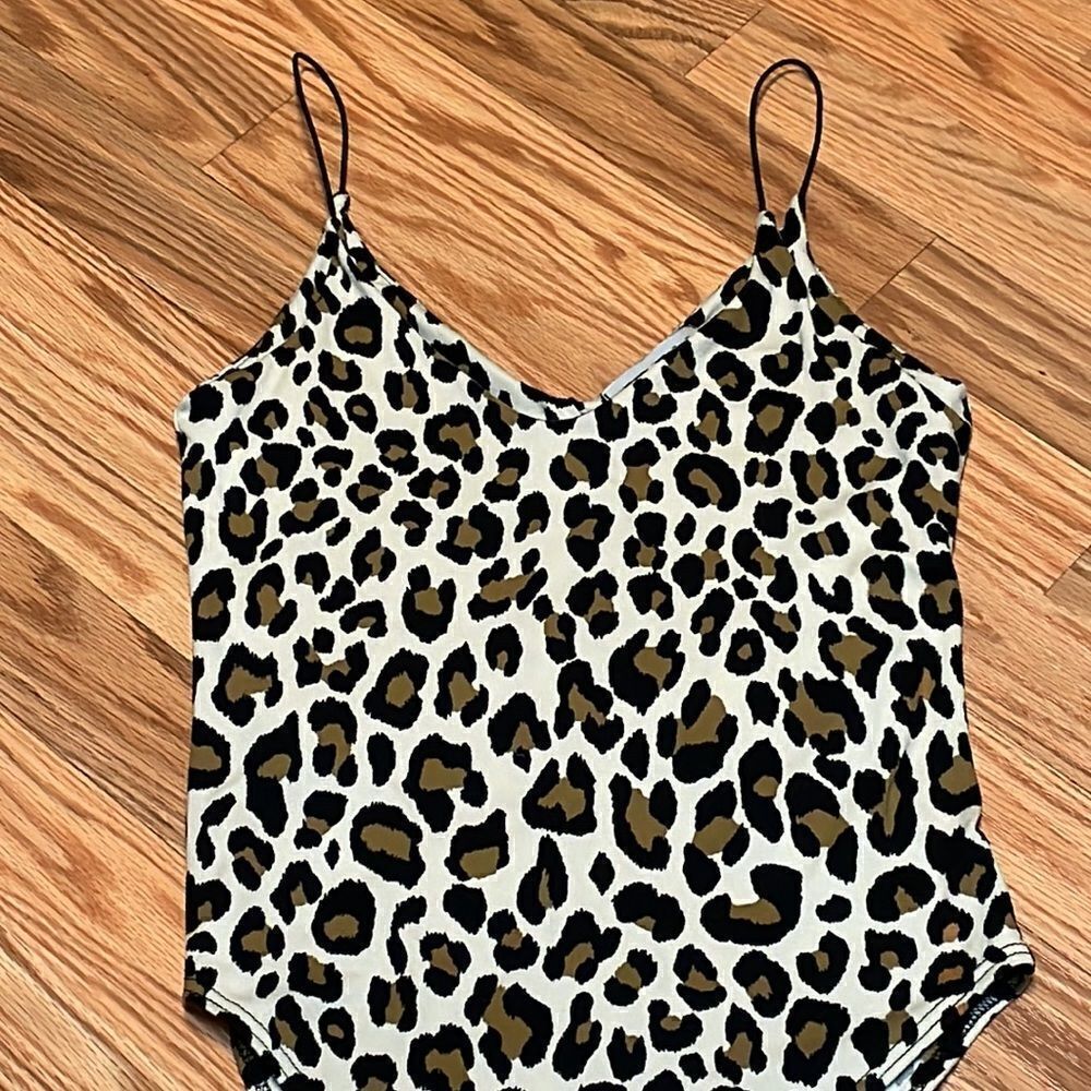 Trendy Leopard Bodysuit, elastic braid straps - Picture 2 of 8